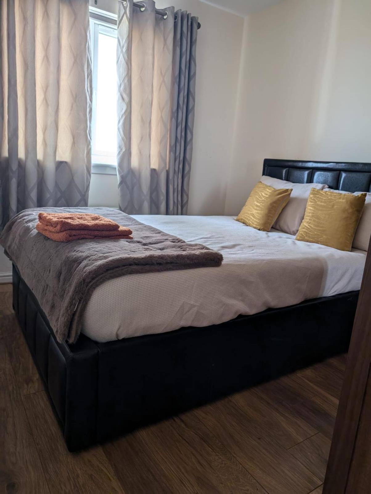 Holytown Homes 外观 照片